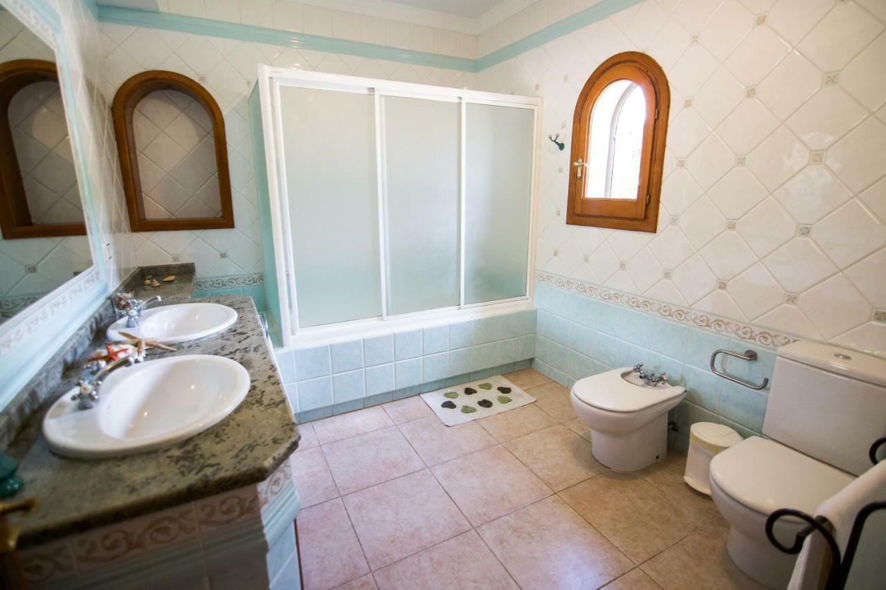 Villa Ca Na Vinya Cala Tarida  Bagian luar foto